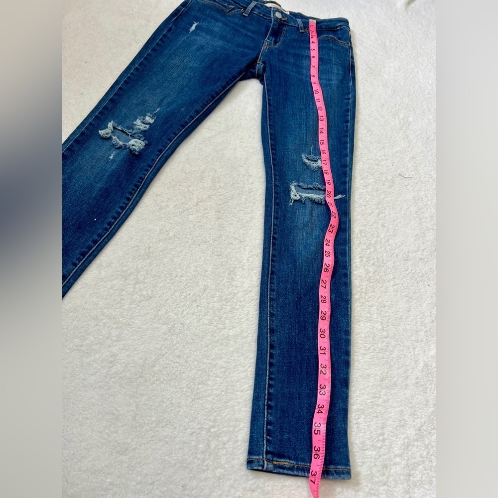 Levi's Distressed 711 Skinny Jean - Size 26 (measures 28") - Picture 3 of 11